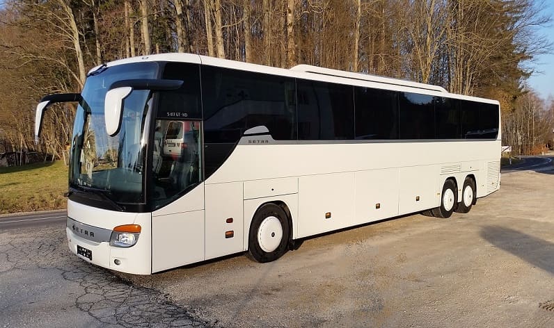 Île-de-France: Buses hire in Montereau-Fault-Yonne in Montereau-Fault-Yonne and France